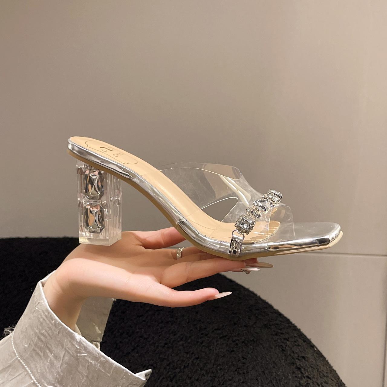 New, your high-heeled sandals for women wear transparent rhinestone square head crystal thick heels. 40 білий
New, your high-heeled sandals for women wear transparent rhinestone square head crystal thick heels. 40 білий