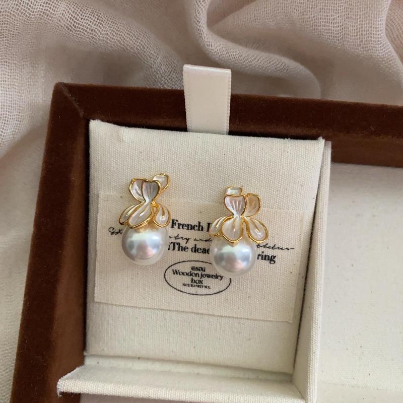 Personality, Simple Temperament, Exquisite Phalaenopsis Orchid Enamel Design, Pearl Stud Earrings, Fashionable And Versatile, Niche Earrings For Women
Personality, Simple Temperament, Exquisite Phalaenopsis Orchid Enamel Design, Pearl Stud Earrings, Fashionable And Versatile, Niche Earrings For Women