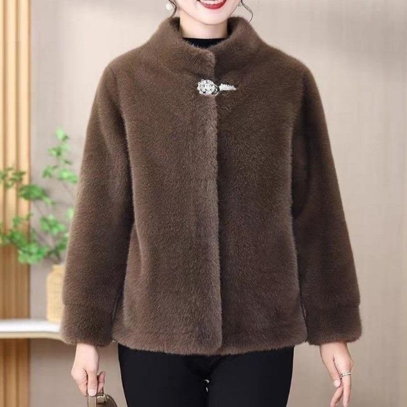 Winter new mother s clothing medium imitation mink fur jacket stand-up collar fur integrated short women s clothing 2XL 140-155 хаки
Winter new mother s clothing medium imitation mink fur jacket stand-up collar fur integrated short women s clothing 2XL 140-155 хаки