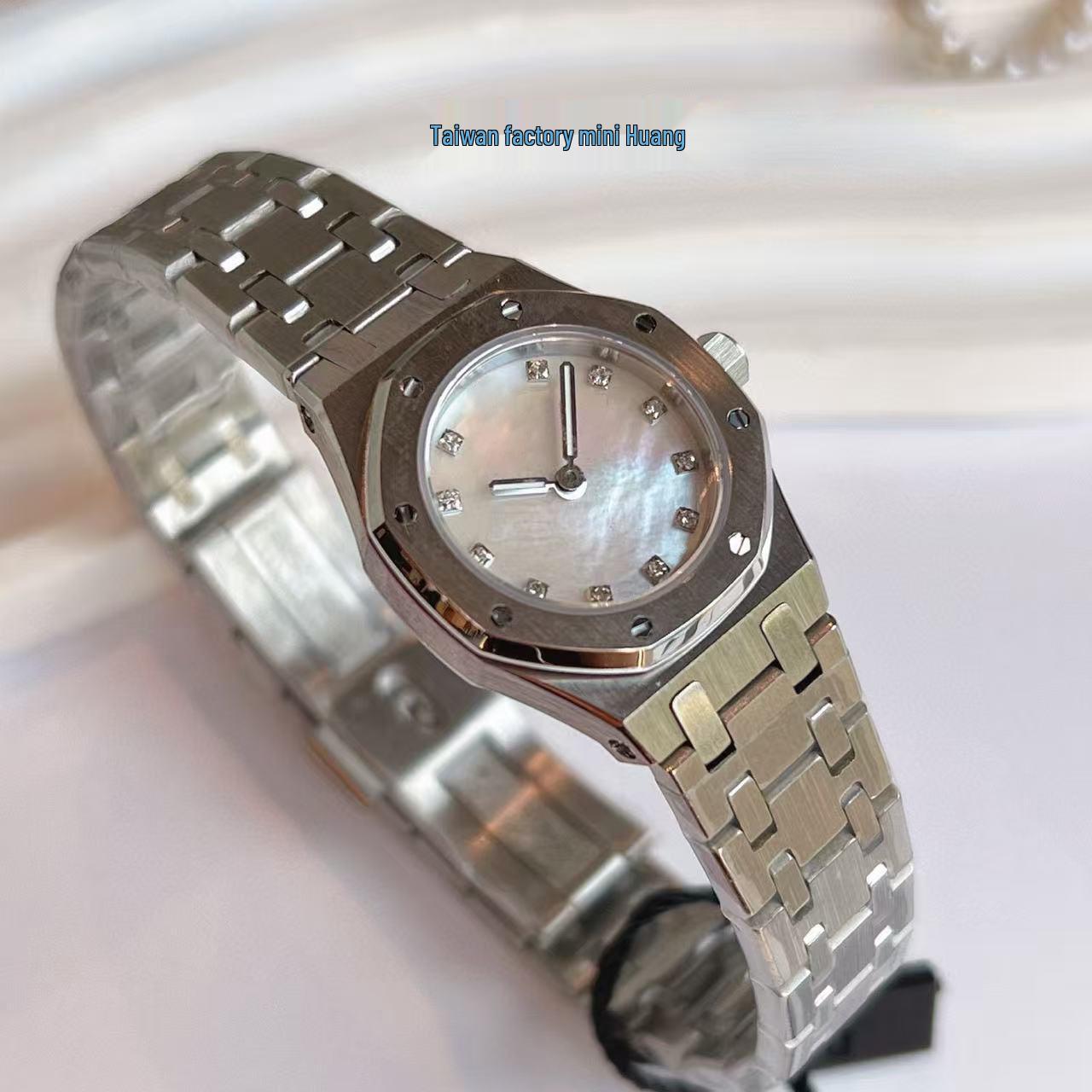 Frost Gold Royal AP Oak Mini Women s Rubber Quartz Watch with Stainless Steel, Sapphire Crystal, and Diamond Bezel
Frost Gold Royal AP Oak Mini Women s Rubber Quartz Watch with Stainless Steel, Sapphire Crystal, and Diamond Bezel