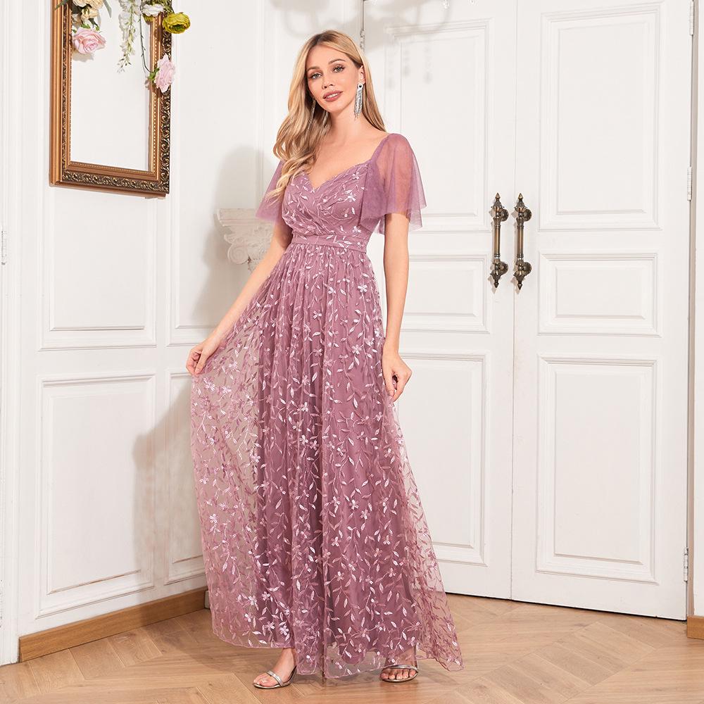 Elegant See-Through Short-Sleeve V-Neck U-Back A-Line Evening Dress with Embroidered Mesh Lining S
Elegant See-Through Short-Sleeve V-Neck U-Back A-Line Evening Dress with Embroidered Mesh Lining S