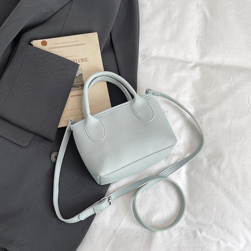 Премиальная маленькая сумка, новая женская сумка, осенняя универсальная модная сумка-мессенджер, портативная сумка-ведро
Премиальная маленькая сумка, новая женская сумка, осенняя универсальная модная сумка-мессенджер, портативная сумка-ведро