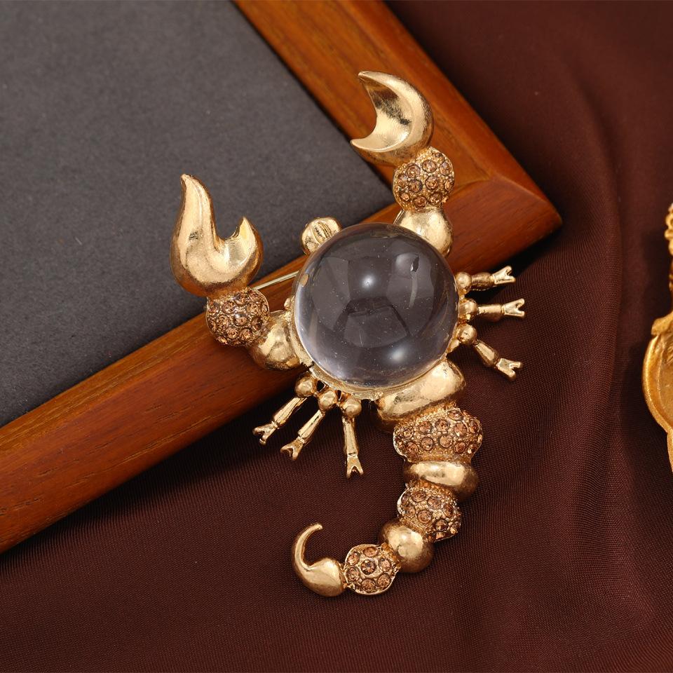 Women Men Baroque Style Vintage Big Jelly Resin Stone Scorpion Pins Brooch Casual Unisex Clothing Coat Accessories Jewelry
Women Men Baroque Style Vintage Big Jelly Resin Stone Scorpion Pins Brooch Casual Unisex Clothing Coat Accessories Jewelry
