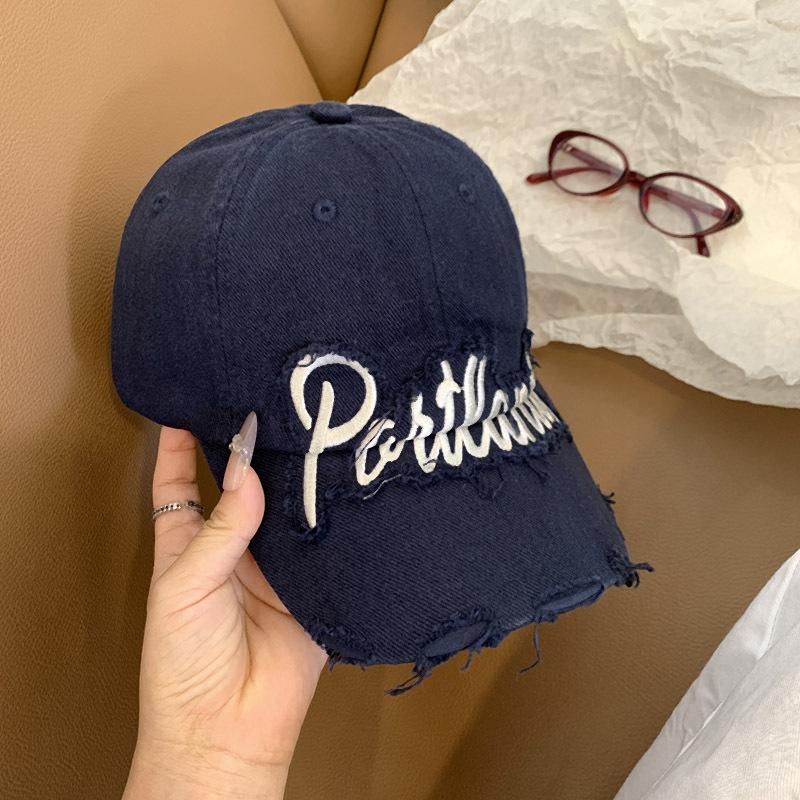 American Retro Letter Embroidered Vintage Baseball Cap Women s Street Fashion Brand Duckbill Soft Top Face Enhancing Small Hat Average size 55-59cm темно-синього кольору
American Retro Letter Embroidered Vintage Baseball Cap Women s Street Fashion Brand Duckbill Soft Top Face Enhancing Small Hat Average size 55-59cm темно-синього кольору