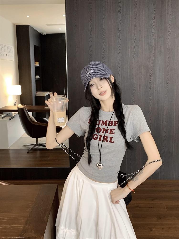 Letter print Korean short-sleeved T-shirt women s summer new slim-fitting and thin shoulder pullover student top ins XL сірий колір
Letter print Korean short-sleeved T-shirt women s summer new slim-fitting and thin shoulder pullover student top ins XL сірий колір