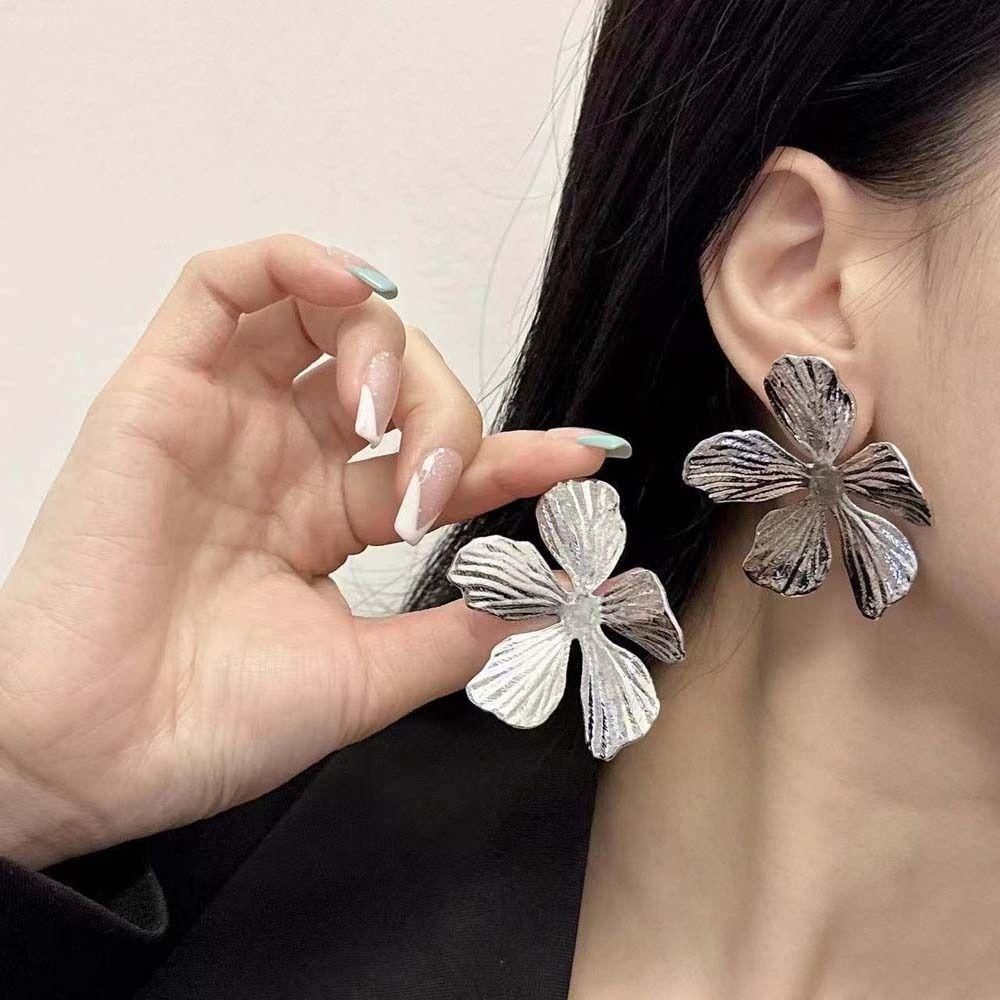 Evening Dress Accessories Gold Flower Stud Earrings Metal Flower Ear Studs Girls/Women золотой
Evening Dress Accessories Gold Flower Stud Earrings Metal Flower Ear Studs Girls/Women золотой
