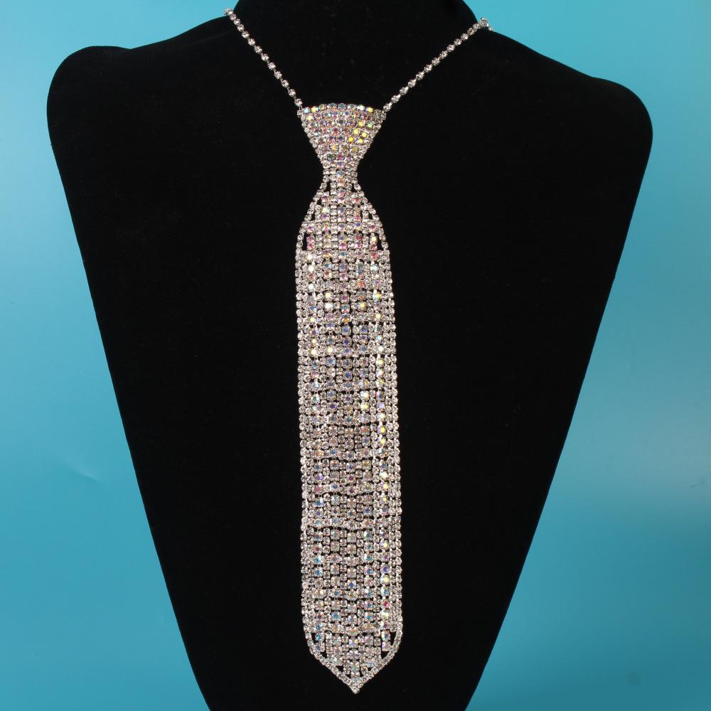 Exaggerated Rhinestone Wedding Necklace – Unisex European Design
Exaggerated Rhinestone Wedding Necklace – Unisex European Design