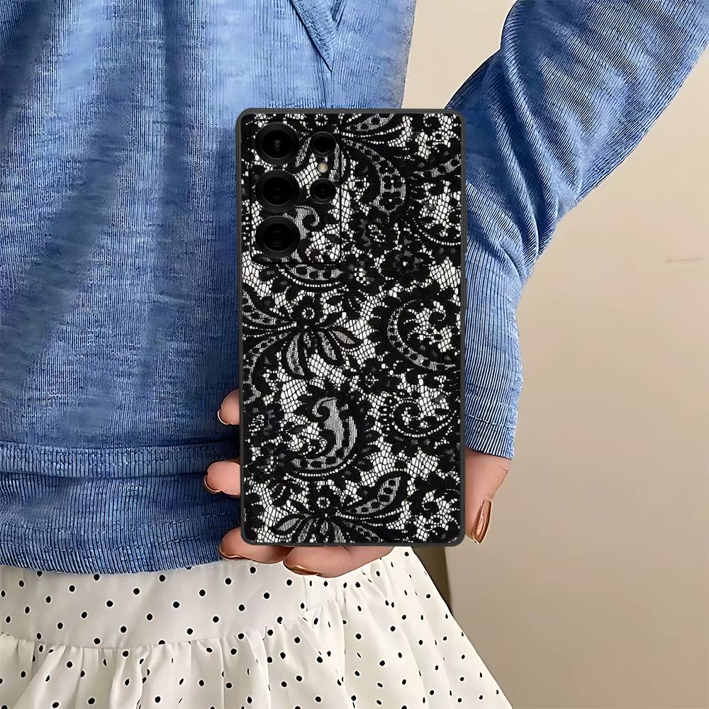 Black Lace Pattern Phone Case For Samsung S 24 Fe 25 Ultra Plus 20 Lite 21 30 22 23 24 22 Ultra 5G Fundas Samsung S24
Black Lace Pattern Phone Case For Samsung S 24 Fe 25 Ultra Plus 20 Lite 21 30 22 23 24 22 Ultra 5G Fundas Samsung S24