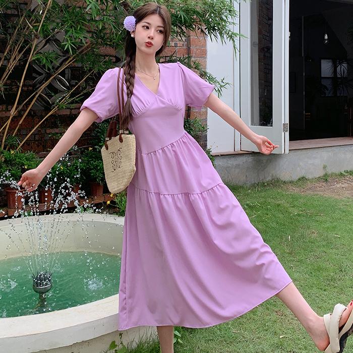 Летнее фиолетовое платье во французском стиле для женщин. Модные повседневные свободные платья трапециевидной формы, простое облегающее платье макси с v-образным вырезом и высокой талией.
Летнее фиолетовое платье во французском стиле для женщин. Модные повседневные свободные платья трапециевидной формы, простое облегающее платье макси с v-образным вырезом и высокой талией.