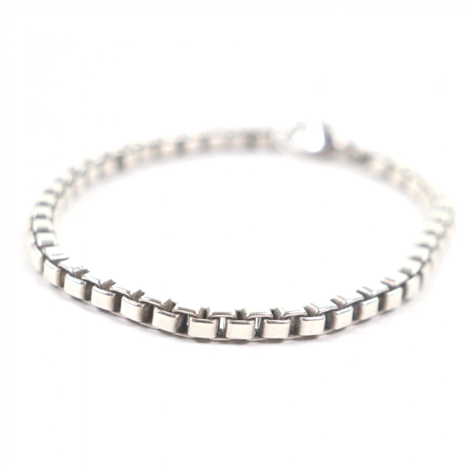 Very Good TIFFANY&Co. bracelet Venetian Chain Silver 925 mens Used
Very Good TIFFANY&Co. bracelet Venetian Chain Silver 925 mens Used