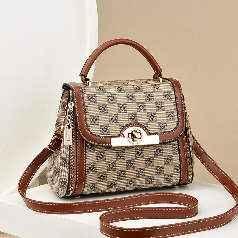 Сумка сумка-мессенджер женская 2025 новая трендовая модная универсальная маленькая квадратная сумка популярная плечевая сумочка женская сумка