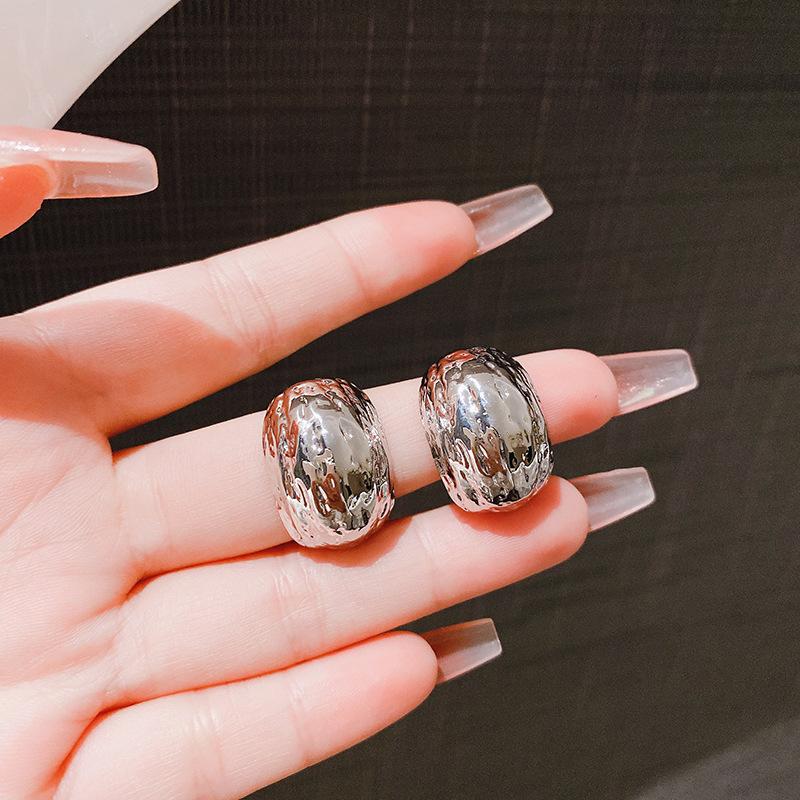 Silver Needle Earrings - High-end, Luxurious Ear Accessories with A Unique Design, Featuring A Cool and Minimalist Style. срібний
Silver Needle Earrings - High-end, Luxurious Ear Accessories with A Unique Design, Featuring A Cool and Minimalist Style. срібний