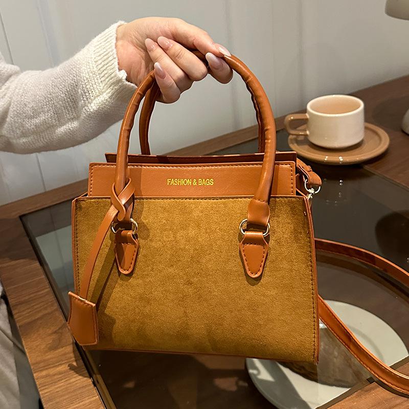 Темпераментная универсальная сумка женская 2025 новая популярная модная простая повседневная портативная на плечо сумка-тоут сумка-мессенджер светло-коричневого
Темпераментная универсальная сумка женская 2025 новая популярная модная простая повседневная портативная на плечо сумка-тоут сумка-мессенджер светло-коричневого