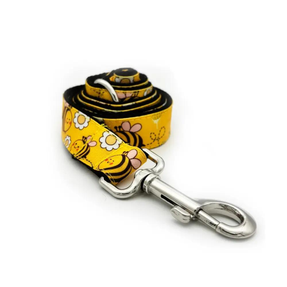 Персонализированный ошейник для собаки, настраиваемый ошейник для питомца, бесплатная гравировка, ID-жетон с именем, милый пчелиный медово-желтый ошейник для щенка, поводок S
Персонализированный ошейник для собаки, настраиваемый ошейник для питомца, бесплатная гравировка, ID-жетон с именем, милый пчелиный медово-желтый ошейник для щенка, поводок S