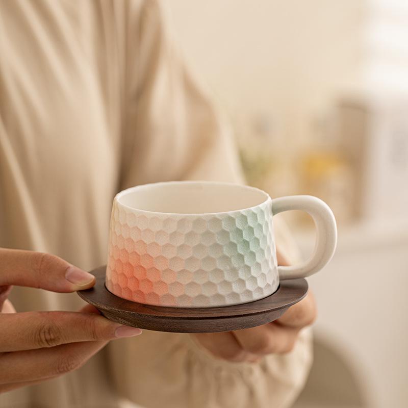 Niche coffee cup retro coffee cup set European small luxury ceramic cup creative pastoral afternoon tea set scented tea 185ml
Niche coffee cup retro coffee cup set European small luxury ceramic cup creative pastoral afternoon tea set scented tea 185ml