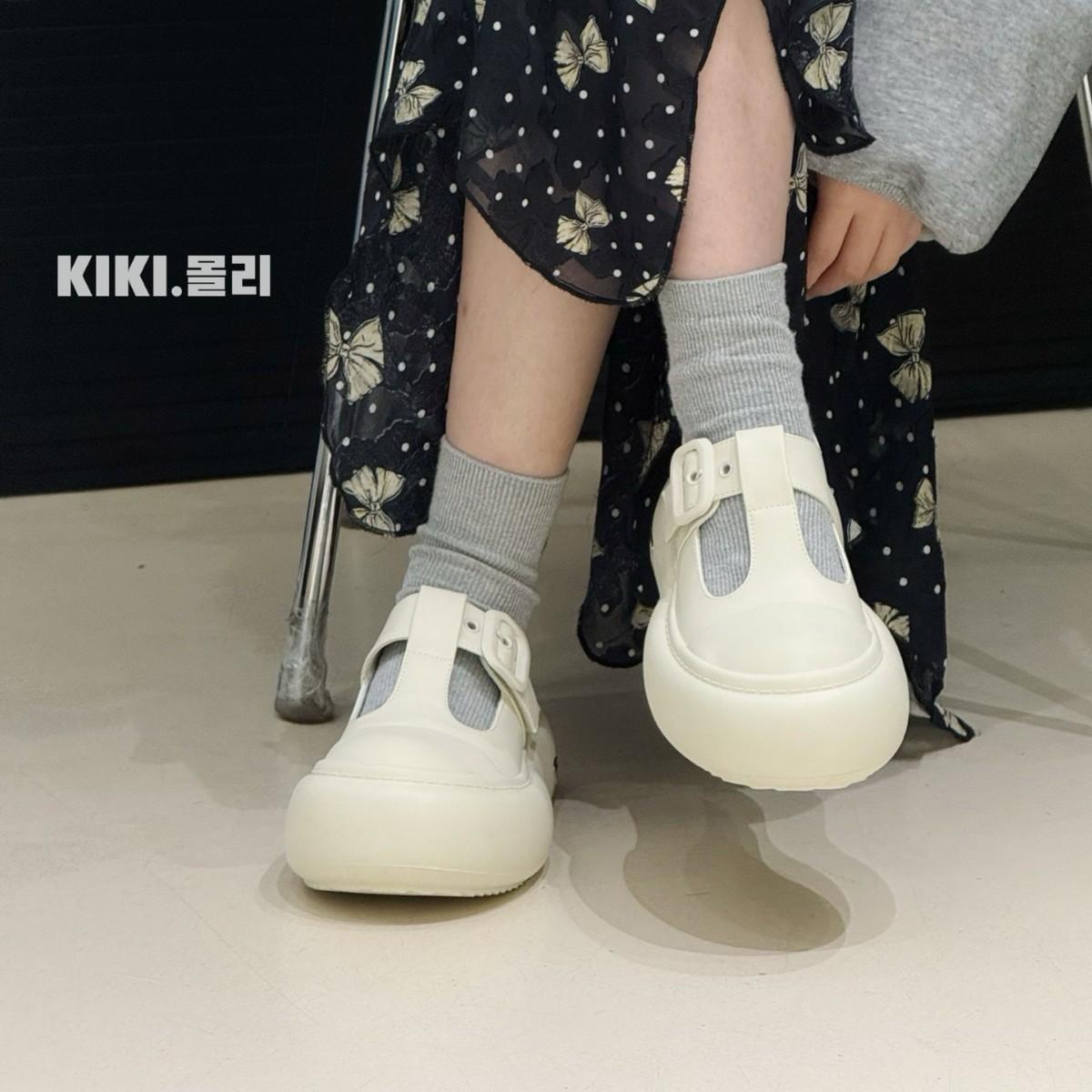 SGIRL TWTW thick-soled big-headed women s 25 versatile hollow one-word buckle muffin Mary shoes tide 40 чорний
SGIRL TWTW thick-soled big-headed women s 25 versatile hollow one-word buckle muffin Mary shoes tide 40 чорний