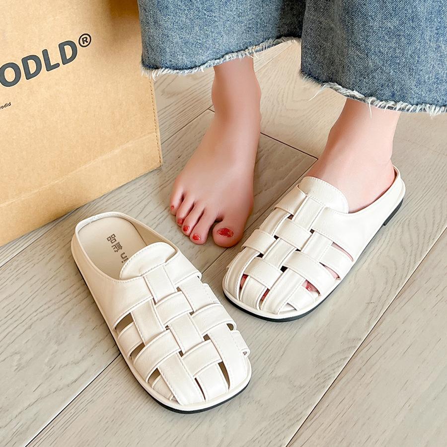 Baotou half slippers women s autumn and winter wear 2024 new flat-bottomed high-end skirt pregnant women Roman sandals 35 бежевий
Baotou half slippers women s autumn and winter wear 2024 new flat-bottomed high-end skirt pregnant women Roman sandals 35 бежевий