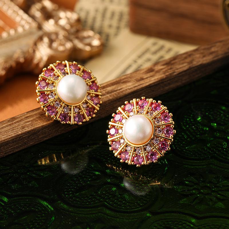 SUYU Jewelry Тренд Новые Изысканные Женские Серьги с Цветочным Дизайном Серьги с Имитацией Жемчуга Атмосфера Модная Бижутерия
SUYU Jewelry Тренд Новые Изысканные Женские Серьги с Цветочным Дизайном Серьги с Имитацией Жемчуга Атмосфера Модная Бижутерия