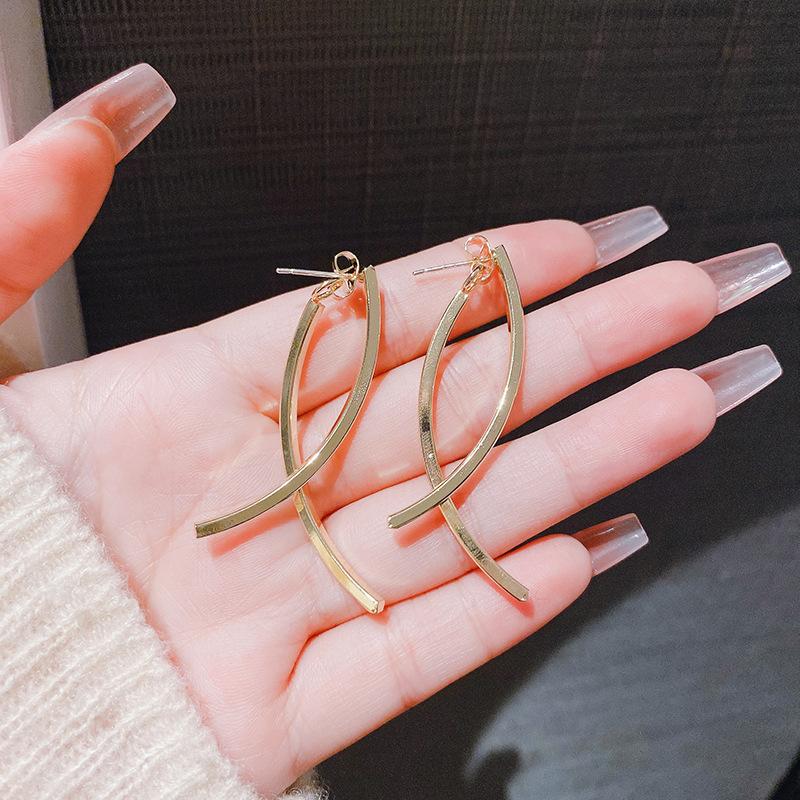 Original Design Temperament Geometric Metal Line Cross Drop Dangle Earrings for Women Charm Korean Earring Zircon Accessories золотой
Original Design Temperament Geometric Metal Line Cross Drop Dangle Earrings for Women Charm Korean Earring Zircon Accessories золотой