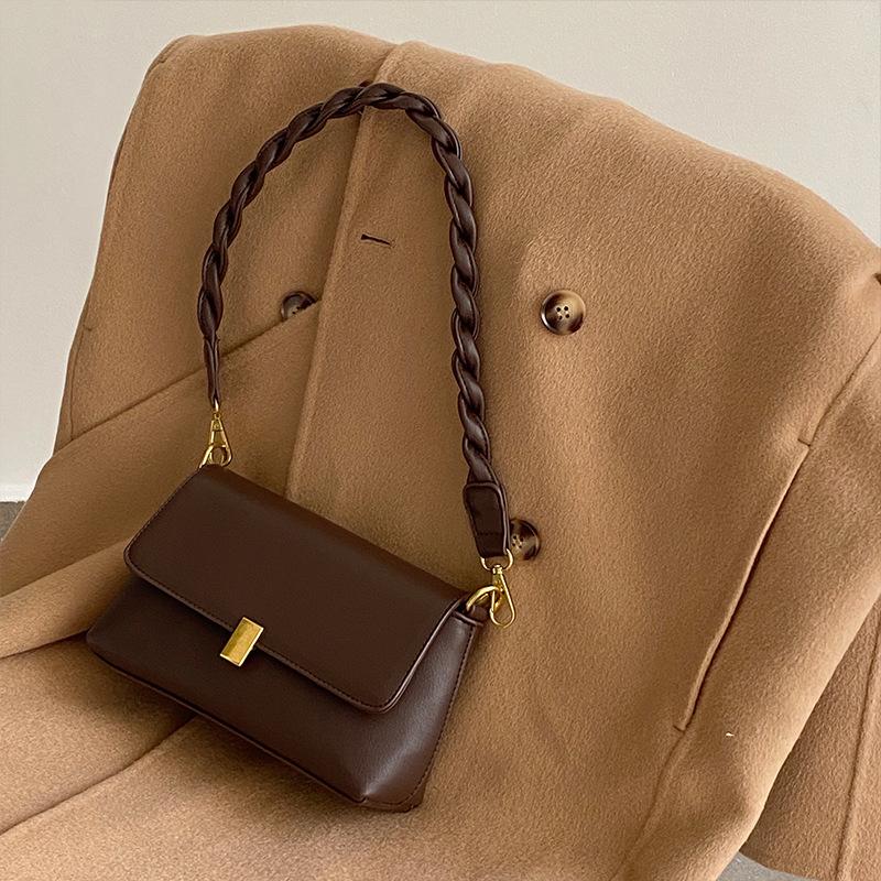 Design Women s Bag PU Leather Vintage Underarm Bag Fashionable Small Shoulder Bag Casual Handbag Popular Mobile Wallet 21cmX14cmX7.5cm
Design Women s Bag PU Leather Vintage Underarm Bag Fashionable Small Shoulder Bag Casual Handbag Popular Mobile Wallet 21cmX14cmX7.5cm