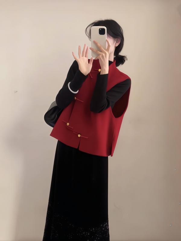2025 Autumn/Winter Chinese National Style Red Vest & Skirt Slimming Three-Piece Set L
2025 Autumn/Winter Chinese National Style Red Vest & Skirt Slimming Three-Piece Set L
