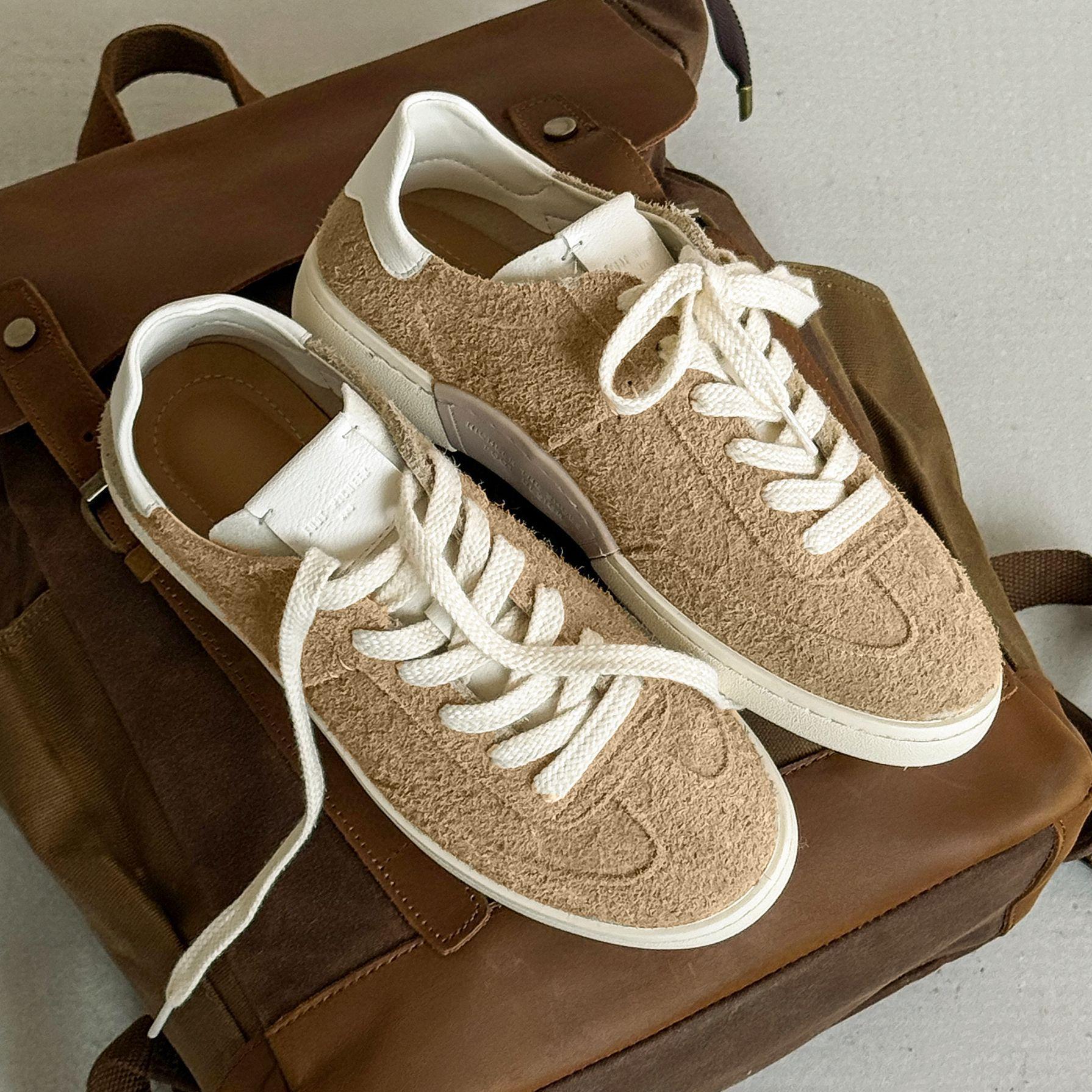 2025 new anti-fur minimalist board shoes platform German training shoes men and women with the same versatile casual and comfortable German training s 44 чорний
2025 new anti-fur minimalist board shoes platform German training shoes men and women with the same versatile casual and comfortable German training s 44 чорний
