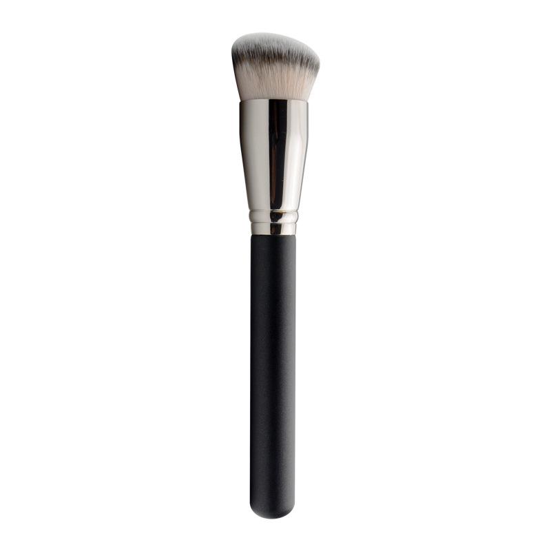 M170 Flawless Slanted Foundation Brush - Seamless Matte Finish for Beginners
M170 Flawless Slanted Foundation Brush - Seamless Matte Finish for Beginners