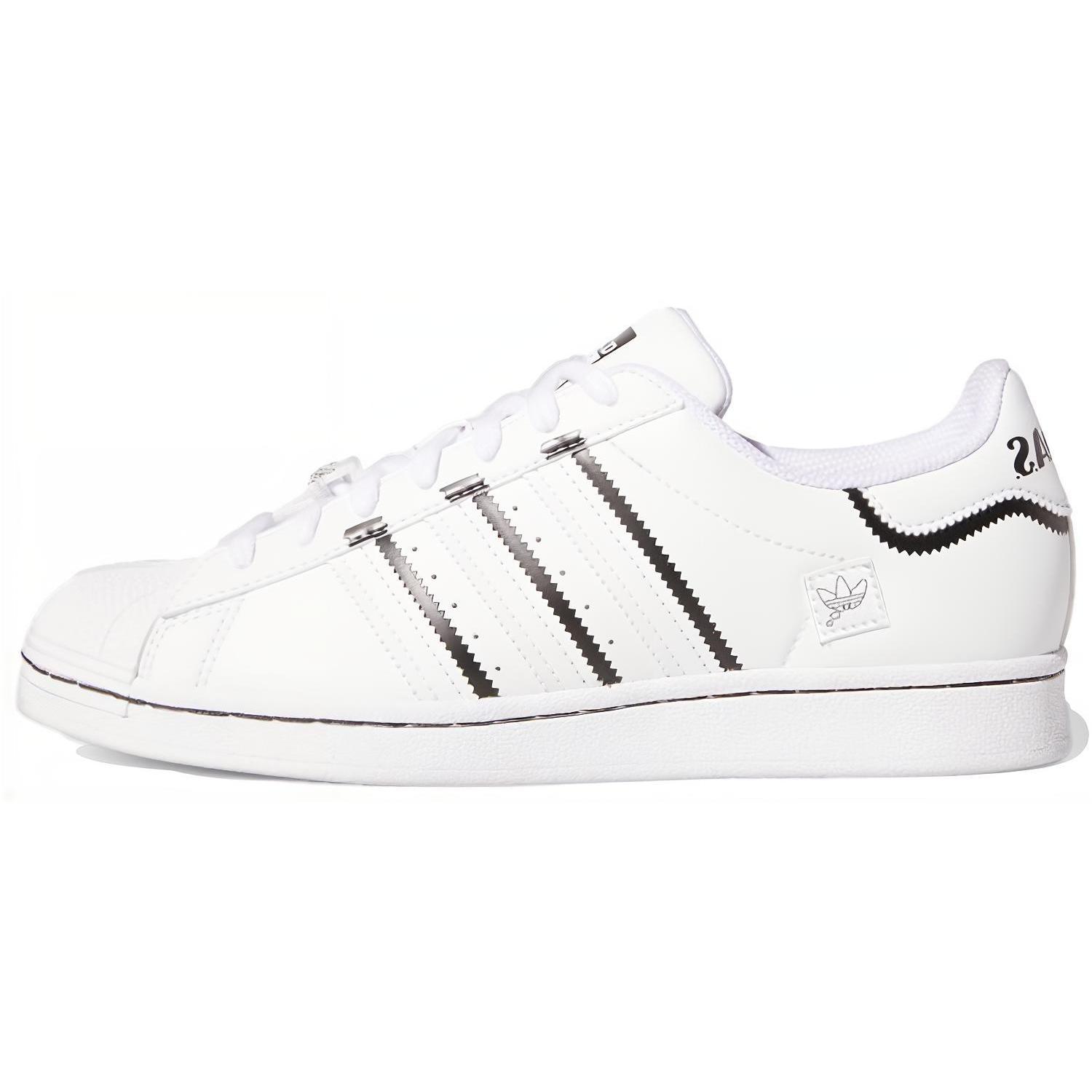 Adidas Superstar White Black GV7186 40.5
Adidas Superstar White Black GV7186 40.5