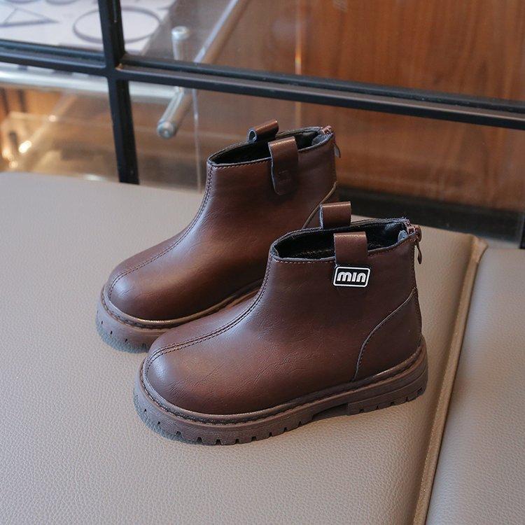 Детские ботинки Мартин 2025 зима высокие хлопковые ботинки в британском стиле кожаные ботинки для мальчиков и девочек бархатные две хлопковые короткие ботинки тренд 36 yards inner length коричневый
Детские ботинки Мартин 2025 зима высокие хлопковые ботинки в британском стиле кожаные ботинки для мальчиков и девочек бархатные две хлопковые короткие ботинки тренд 36 yards inner length коричневый