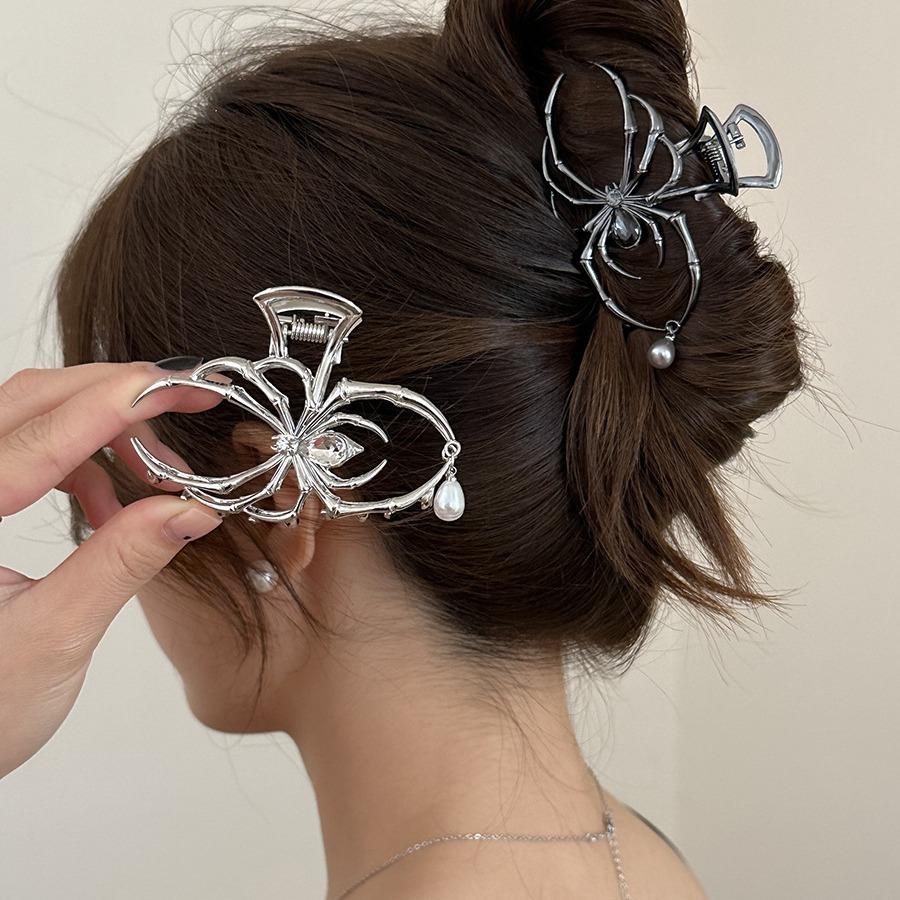 1 Pcs Fashion Halloween Silver Water Diamond Pearl Spider Hair Claws For Women Girls Party Hair Accessories
1 Pcs Fashion Halloween Silver Water Diamond Pearl Spider Hair Claws For Women Girls Party Hair Accessories
