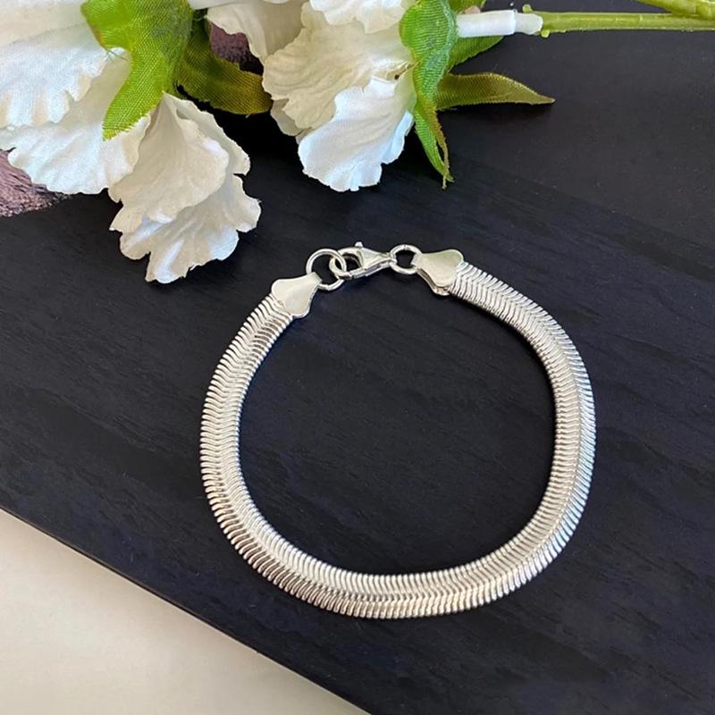 Xiancan Jewelry 2024 Gold Snake-Shaped 925 Silver Bracelet - High-End European & American Design 17cm
Xiancan Jewelry 2024 Gold Snake-Shaped 925 Silver Bracelet - High-End European & American Design 17cm