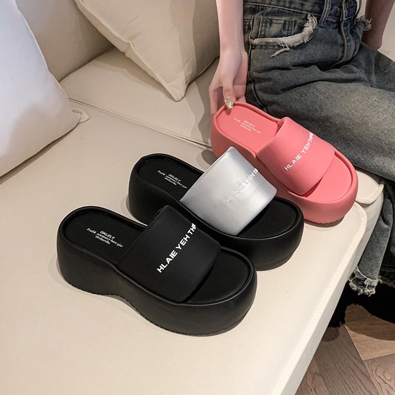 Popular retro black one-word thick-soled slippers women s summer wear 2025 new heightening non-slip stepping shit sandals 40 срібний
Popular retro black one-word thick-soled slippers women s summer wear 2025 new heightening non-slip stepping shit sandals 40 срібний