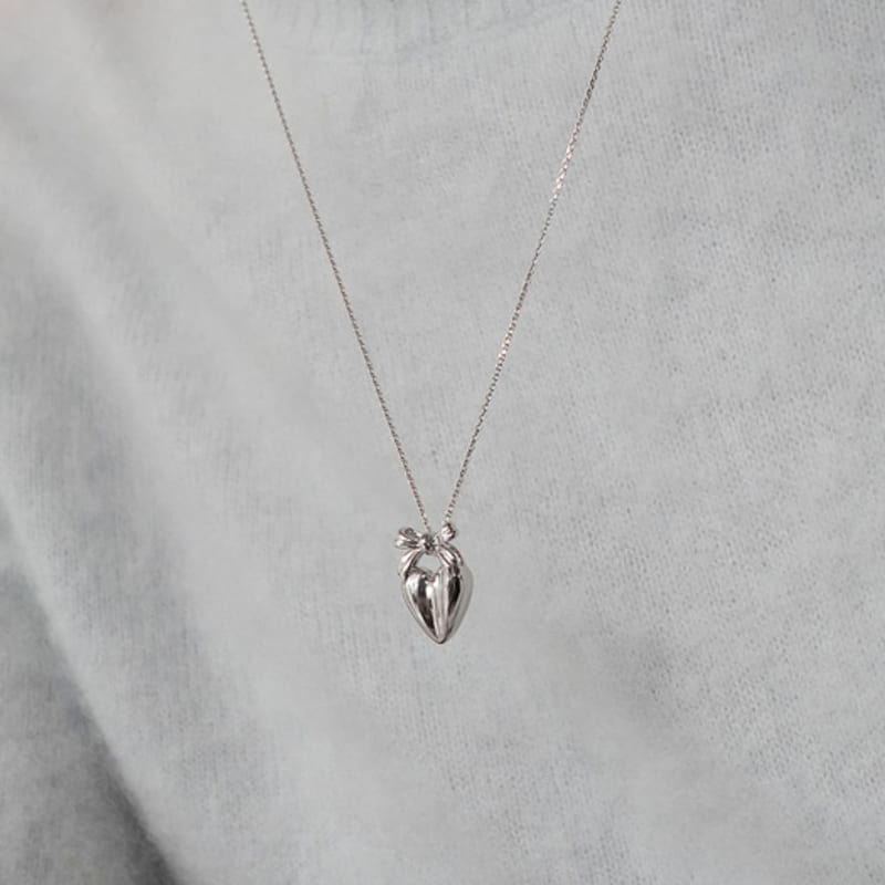 LUNNE Silver 925 Sweet Ribbon Heart Mini Bag Necklace #LSN65 Gold (48.53cm)
LUNNE Silver 925 Sweet Ribbon Heart Mini Bag Necklace #LSN65 Gold (48.53cm)