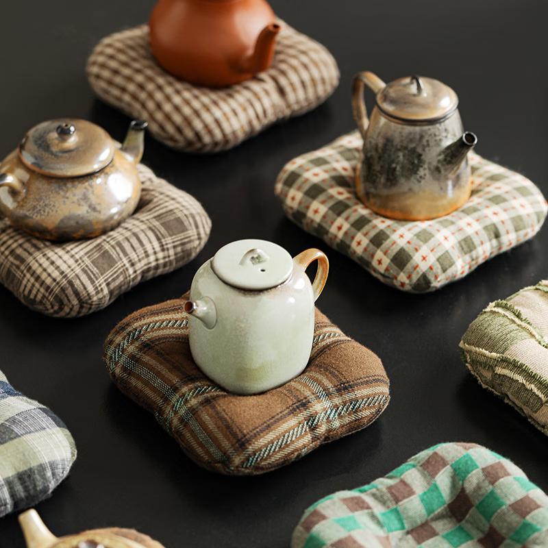 Zhi Nian Hua Fabric Grid Coaster
Zhi Nian Hua Fabric Grid Coaster