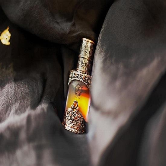 Zighrana Rose Sandalwood Long Lasting Attar Perfumes For Unisex 10ml
Zighrana Rose Sandalwood Long Lasting Attar Perfumes For Unisex 10ml