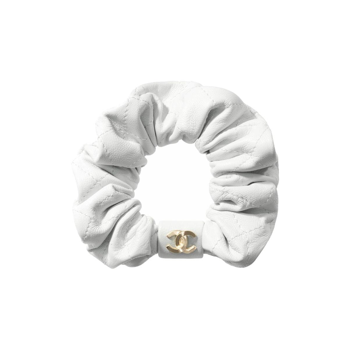 Chanel Lambskin Solid Color Decorative Lambskin Metal Hair Tie Women accessories White AA7926-B06980-10601 Basic Packaging-Box Not Included,F,White
Chanel Lambskin Solid Color Decorative Lambskin Metal Hair Tie Women accessories White AA7926-B06980-10601 Basic Packaging-Box Not Included,F,White