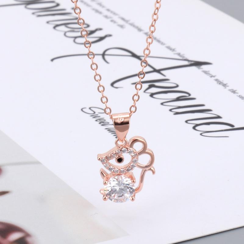 Zodiac Mouse Necklace Female Niche Tide Simple Clavicle Chain Zircon Mouse Pendant Natal Year Jewelry Premium Durable
Zodiac Mouse Necklace Female Niche Tide Simple Clavicle Chain Zircon Mouse Pendant Natal Year Jewelry Premium Durable
