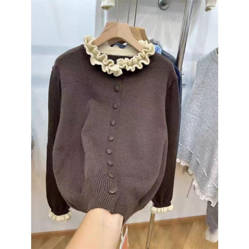 Fungus lace temperament knitted cardigan autumn and winter new lazy wind round neck contrasting sweater jacket top women average size
Fungus lace temperament knitted cardigan autumn and winter new lazy wind round neck contrasting sweater jacket top women average size