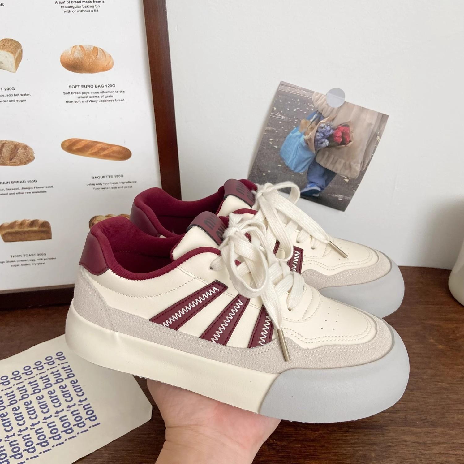 Dexun thick baseplate shoes women s leather surface 2025 autumn new chic niche Korean version low-top student sports little white shoes 35 красный
Dexun thick baseplate shoes women s leather surface 2025 autumn new chic niche Korean version low-top student sports little white shoes 35 красный