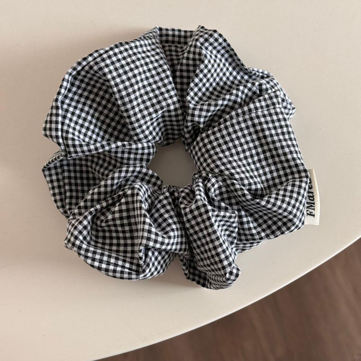 Korean Sweet Dopamine Plaid Low Bun Hair Tie
Korean Sweet Dopamine Plaid Low Bun Hair Tie