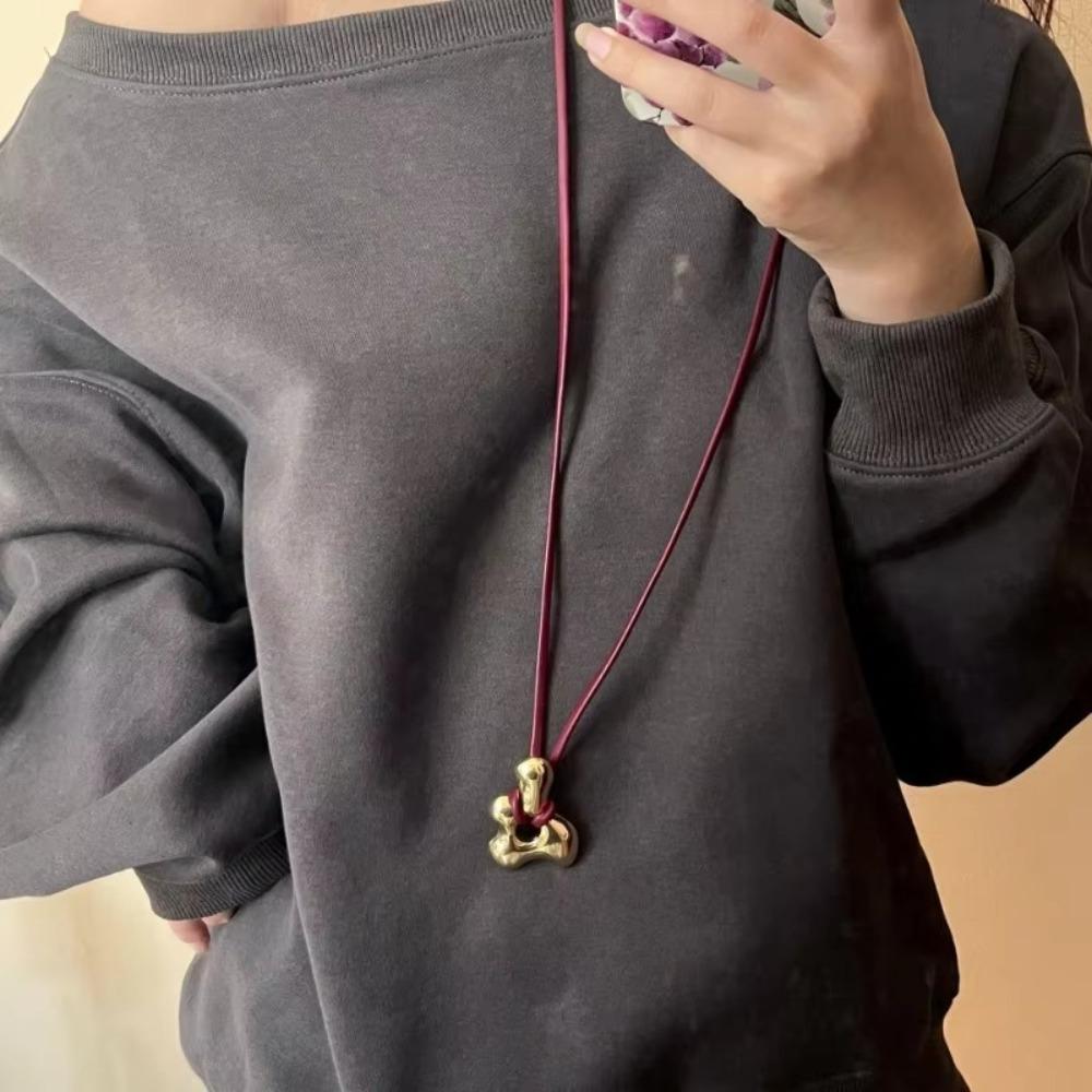 Leather Rope Pendant Necklace Hollowed Out Geometric Charm Neckchain Fashion Sweater Chain срібний
Leather Rope Pendant Necklace Hollowed Out Geometric Charm Neckchain Fashion Sweater Chain срібний