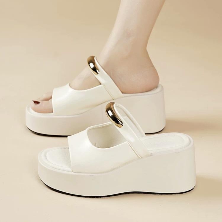 Thick-bottomed cool slippers women s 2025 new summer muffin bottom height increase small size beach one-word drag 35 чёрный
Thick-bottomed cool slippers women s 2025 new summer muffin bottom height increase small size beach one-word drag 35 чёрный
