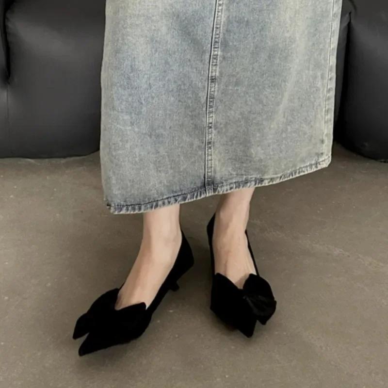 Элегантные женские туфли на каблуке 2025 Слипоны Женские туфли на высоком каблуке Модные туфли-лодочки для платья Женские туфли с бантом Заостренный носок Тонкий каблук Однотонные туфли 39 чёрный