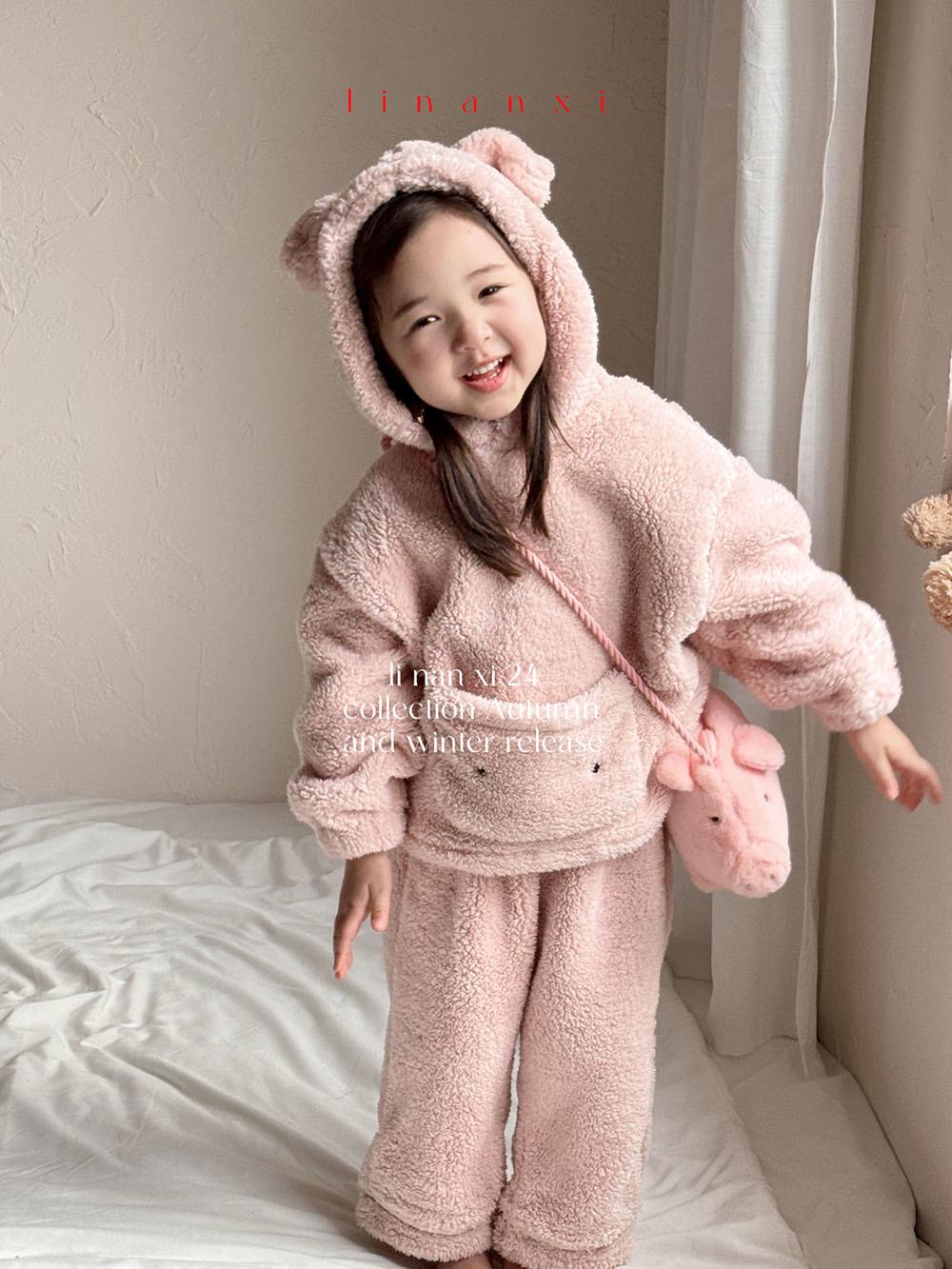 Плюшевый пижамный комплект для девочек с поросенком: Осень/Зима Двусторонний Флис с Ночной Сорочкой и Брюками для Сна 90 cm
Плюшевый пижамный комплект для девочек с поросенком: Осень/Зима Двусторонний Флис с Ночной Сорочкой и Брюками для Сна 90 cm