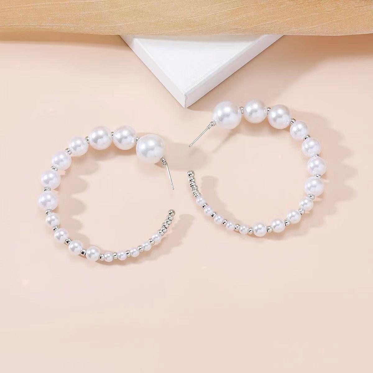 Light Luxury Versatile Temperament Pearl C-Shaped Earrings Stud Earrings Women S Fashion Niche Exaggerated Design High-End Earrings Earrings
Light Luxury Versatile Temperament Pearl C-Shaped Earrings Stud Earrings Women S Fashion Niche Exaggerated Design High-End Earrings Earrings