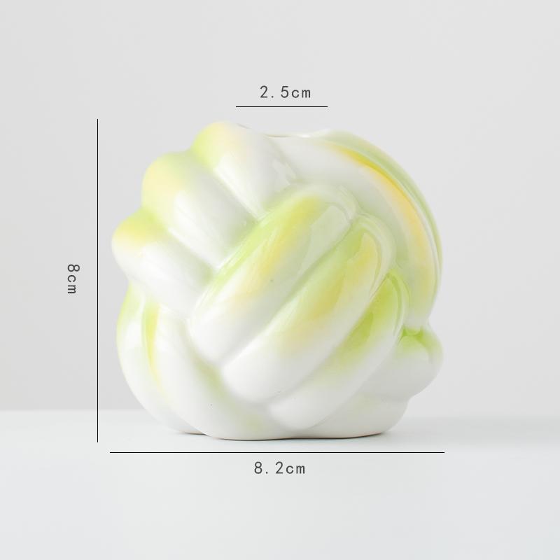 Modern Art Knotted Ceramic Candle Holder Family Room Decoration Dining Table Candlelight Dinner Romantic Candle Holder Ornaments
Modern Art Knotted Ceramic Candle Holder Family Room Decoration Dining Table Candlelight Dinner Romantic Candle Holder Ornaments