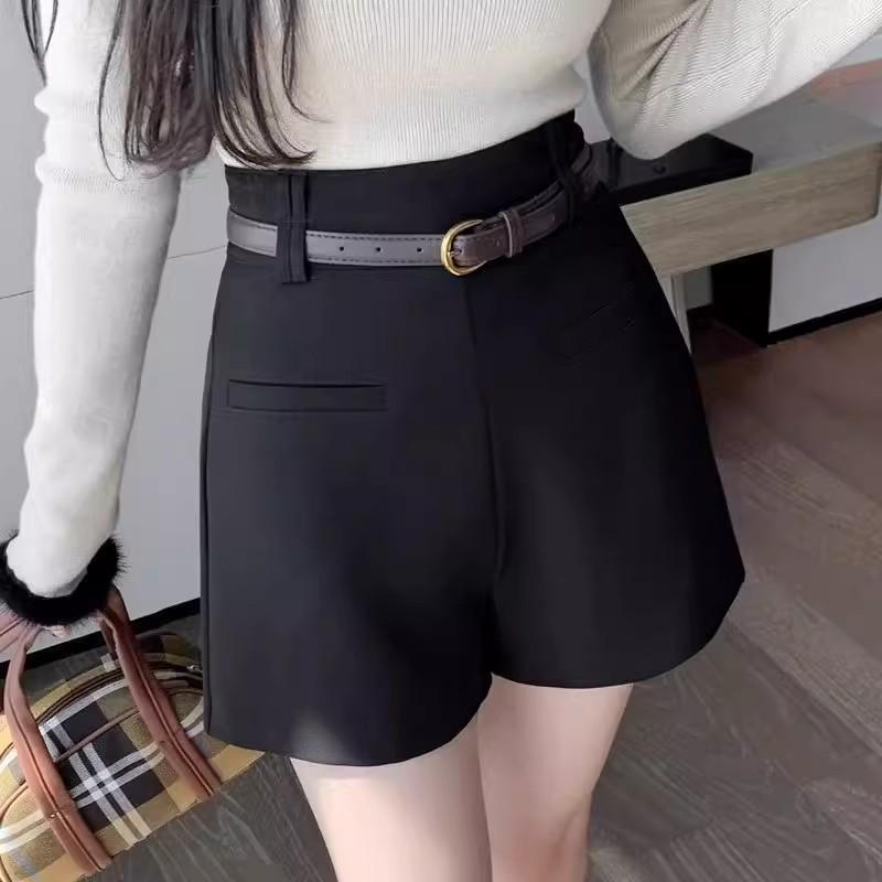 Women s High-Waist Black A-Line Bootcut Shorts - Korean Style Casual Suit for Autumn/Winter S
Women s High-Waist Black A-Line Bootcut Shorts - Korean Style Casual Suit for Autumn/Winter S