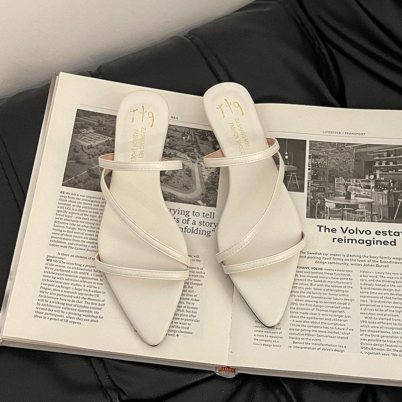 Стильные и простые сандалии с острым носком и открытым носком для женских летних новых моделей, универсальные и удобные, универсальные шлепанцы в тренде 39
Стильные и простые сандалии с острым носком и открытым носком для женских летних новых моделей, универсальные и удобные, универсальные шлепанцы в тренде 39