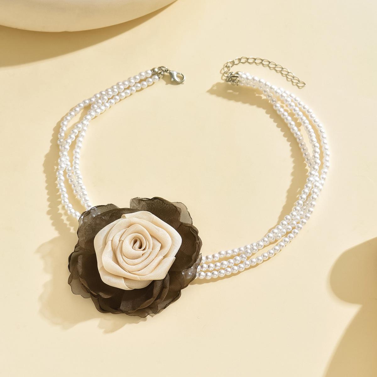 Design multi-layer pearl necklace Y2K retro Hong Kong style three-dimensional flower choker personalized ins collarbone chain
Design multi-layer pearl necklace Y2K retro Hong Kong style three-dimensional flower choker personalized ins collarbone chain