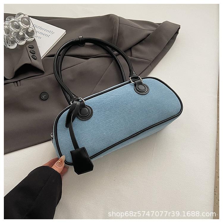 Bag Women s 2025 New Spring and Summer Niche Premium Portable Bowling Bag Retro One Shoulder Crossbody Baguette Bag чёрный
Bag Women s 2025 New Spring and Summer Niche Premium Portable Bowling Bag Retro One Shoulder Crossbody Baguette Bag чёрный